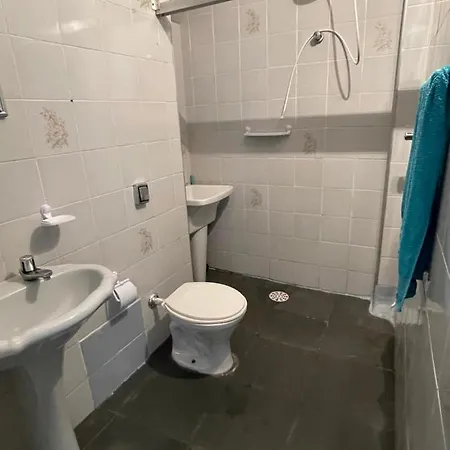 Apartamento Na Praia Com Estacionamento Pe Na Areia Guaruja Exterior photo